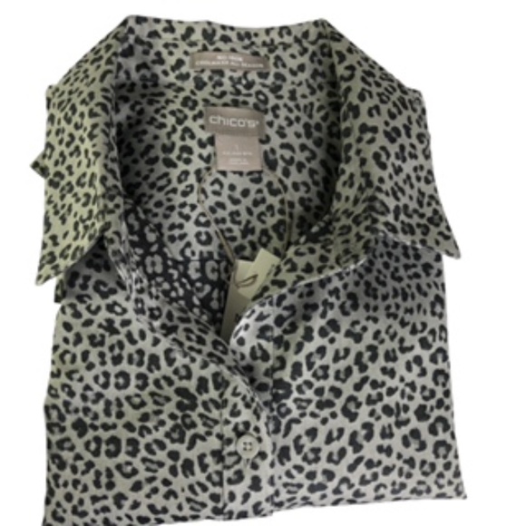 NWT Chico's Animal Print Button Down No Iron Shirt Size 1 - Picture 4 of 12